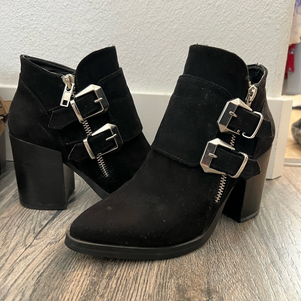 Forever 21 black boots